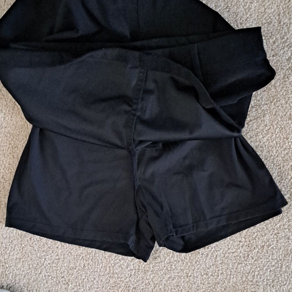 MEDIUM. HALARA LOW RISE BUTTON / ZIPPER 2 IN 1 CORDUROY SKORT - Picture 6 of 8